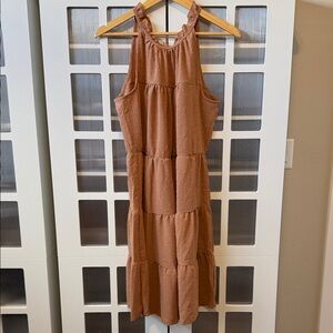 Chic Sleeveless Tan Midi Dress
